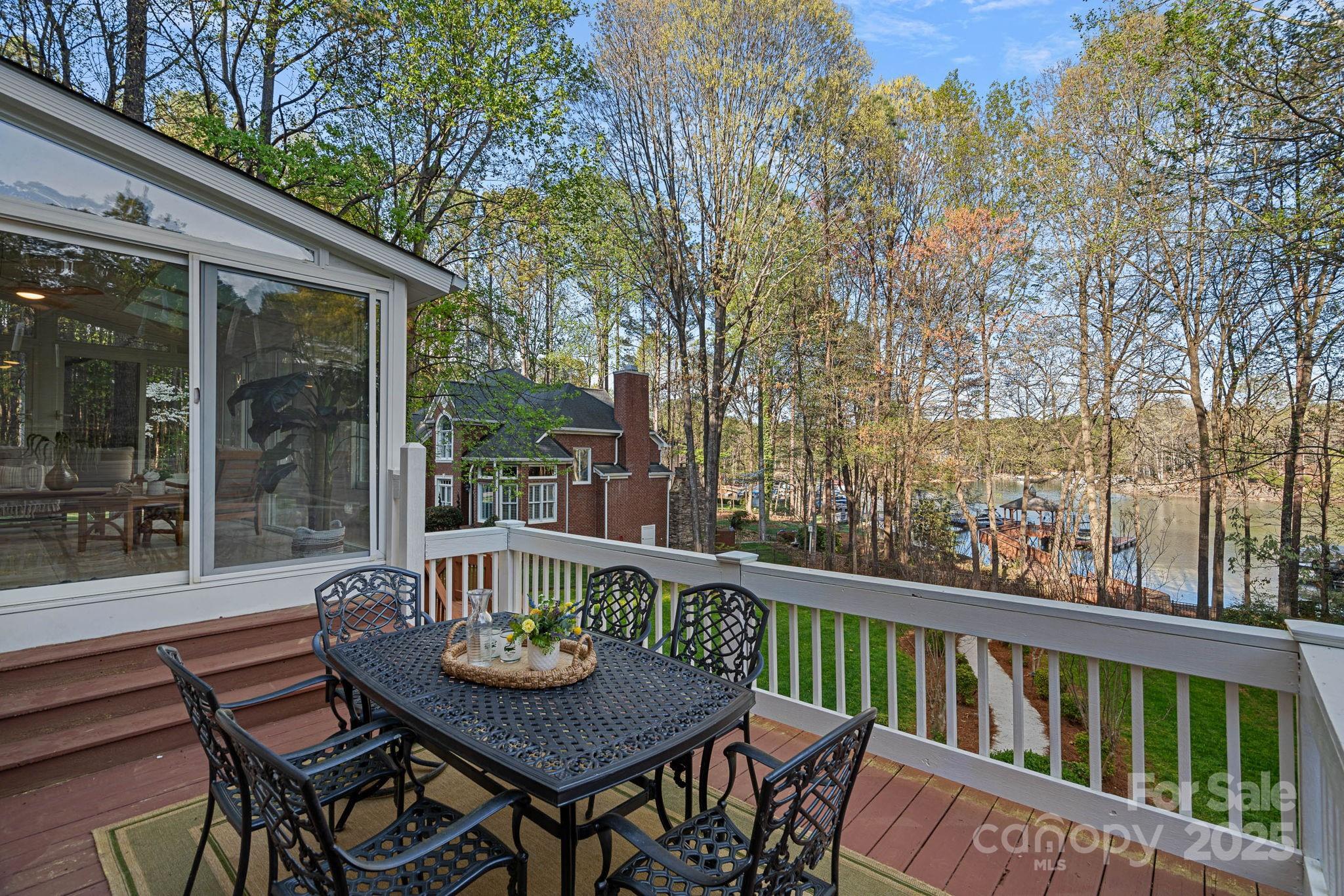 The Harbour At The Pointe - Residential