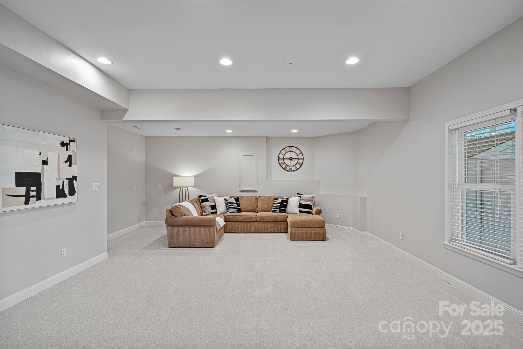 The Harbour At The Pointe - Residential