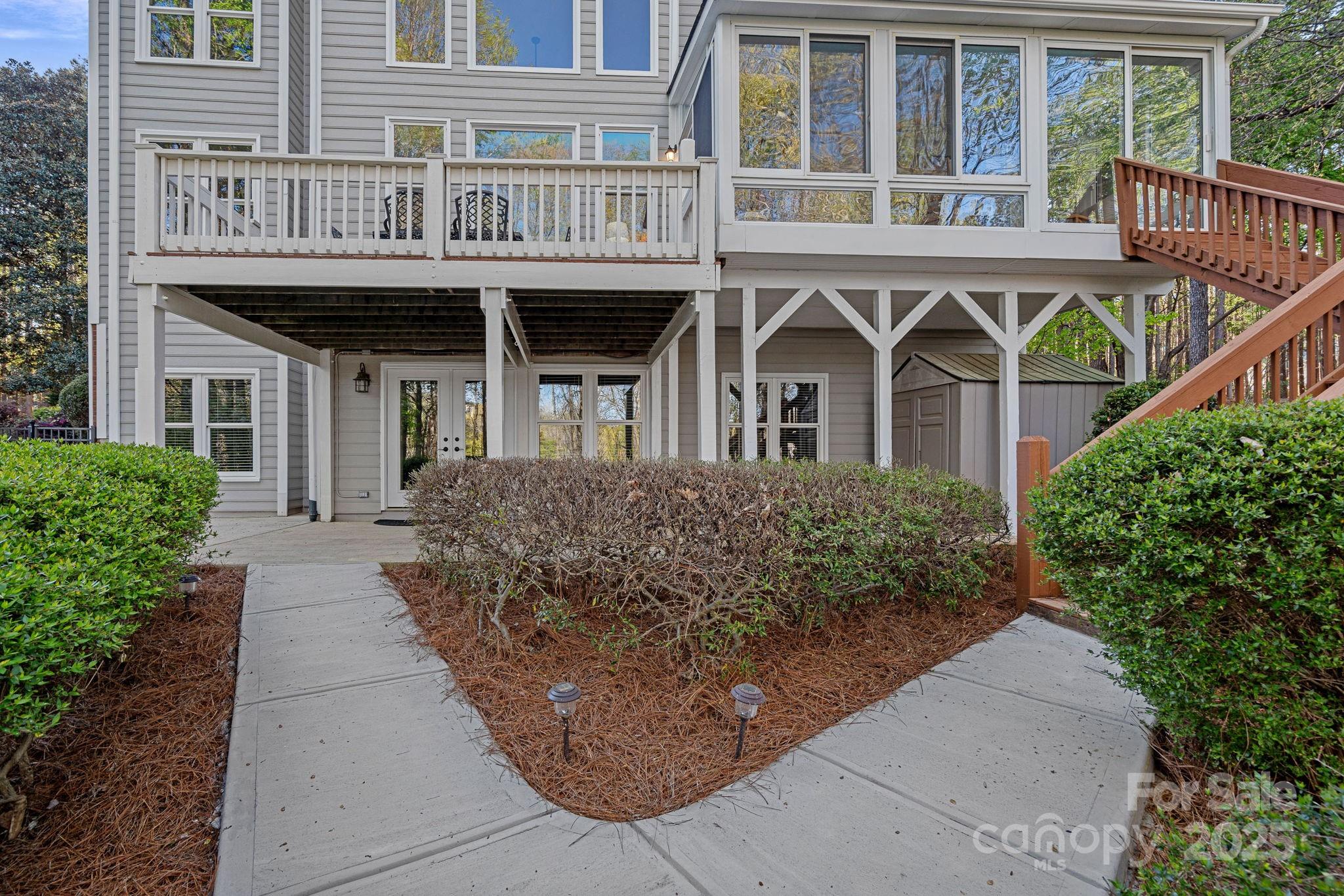 The Harbour At The Pointe - Residential