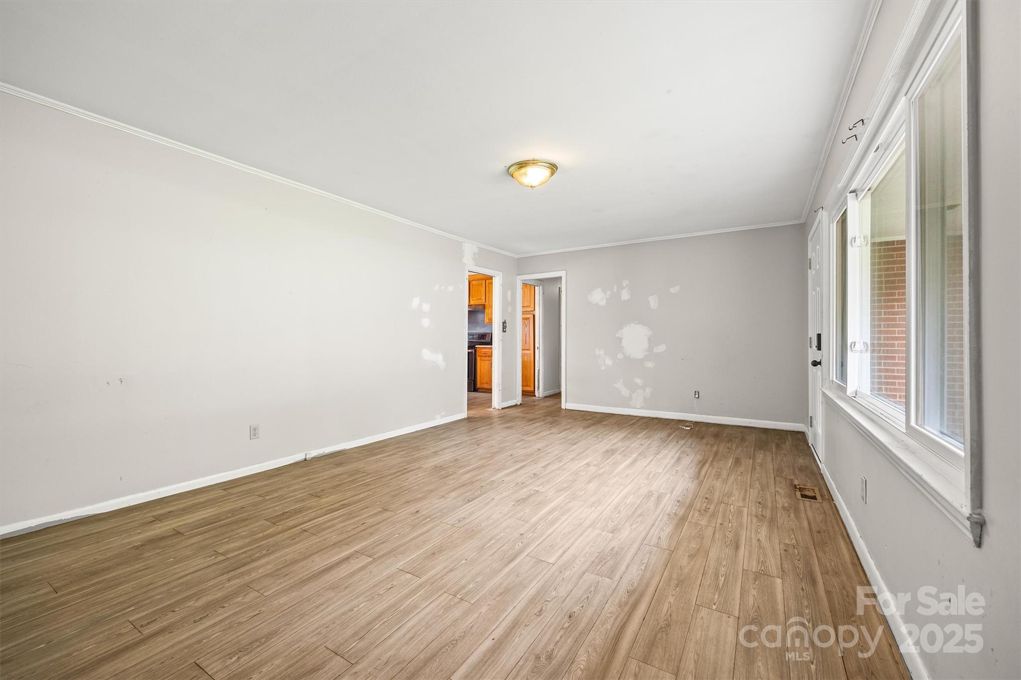 1109 W Edgemont Drive