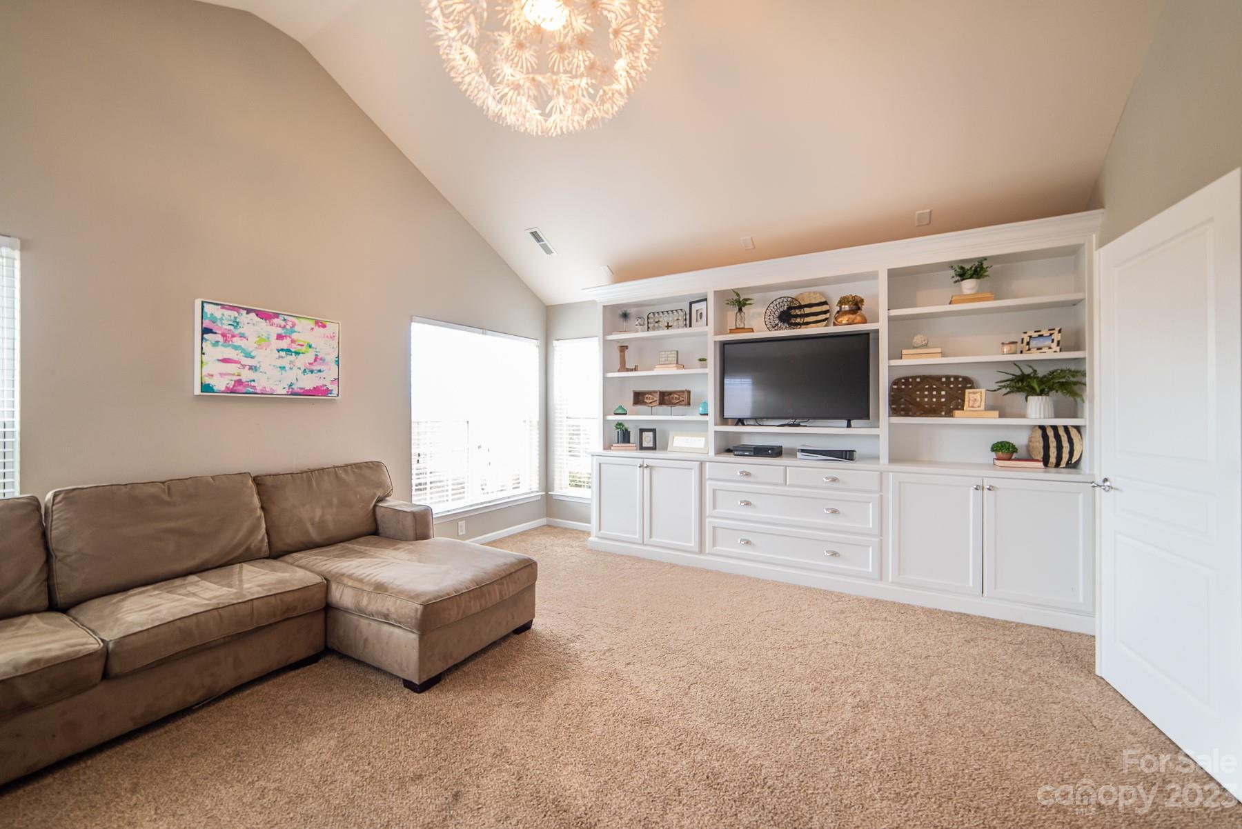 The Chimneys Of Marvin - Residential