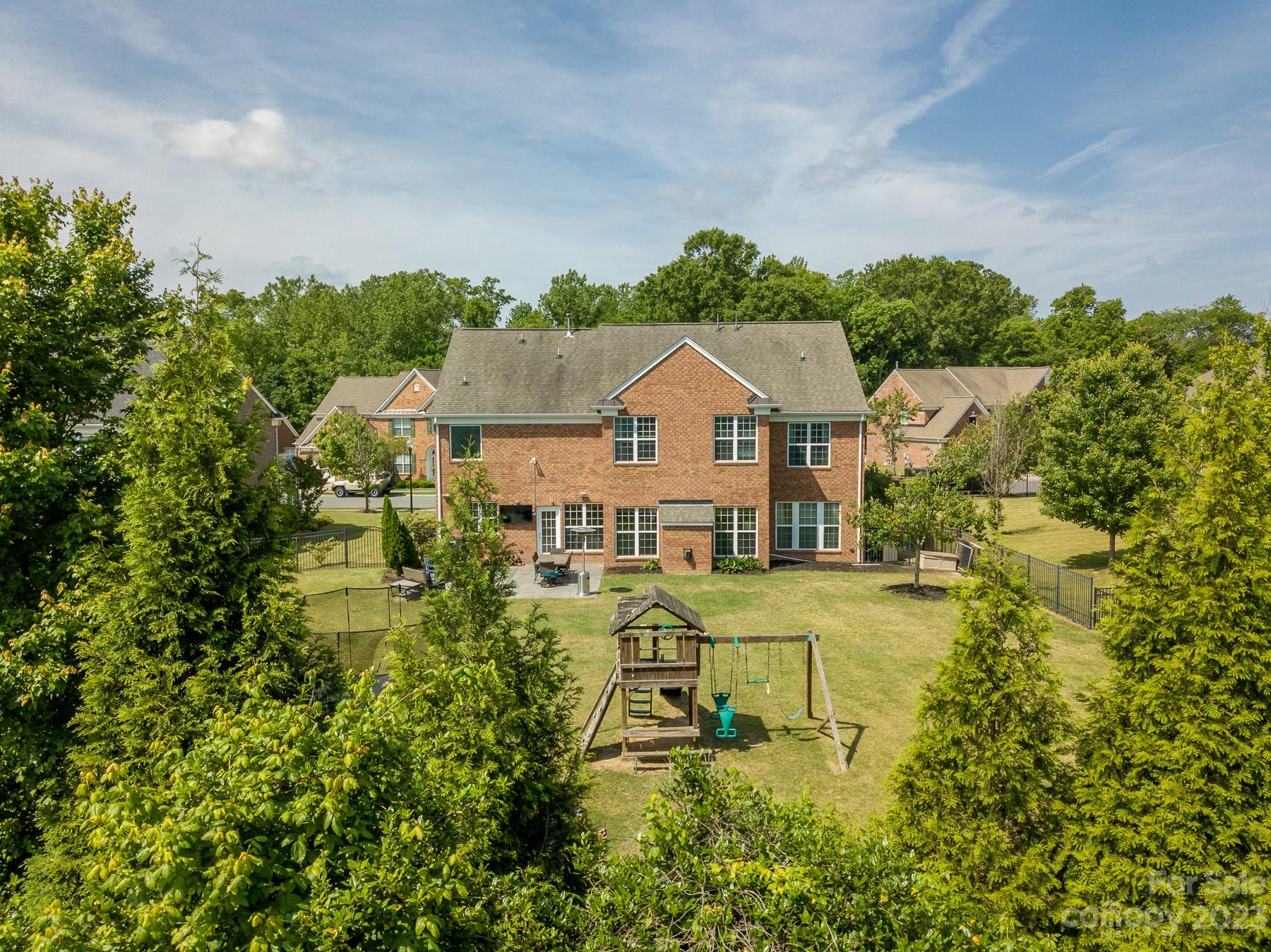 The Chimneys Of Marvin - Residential