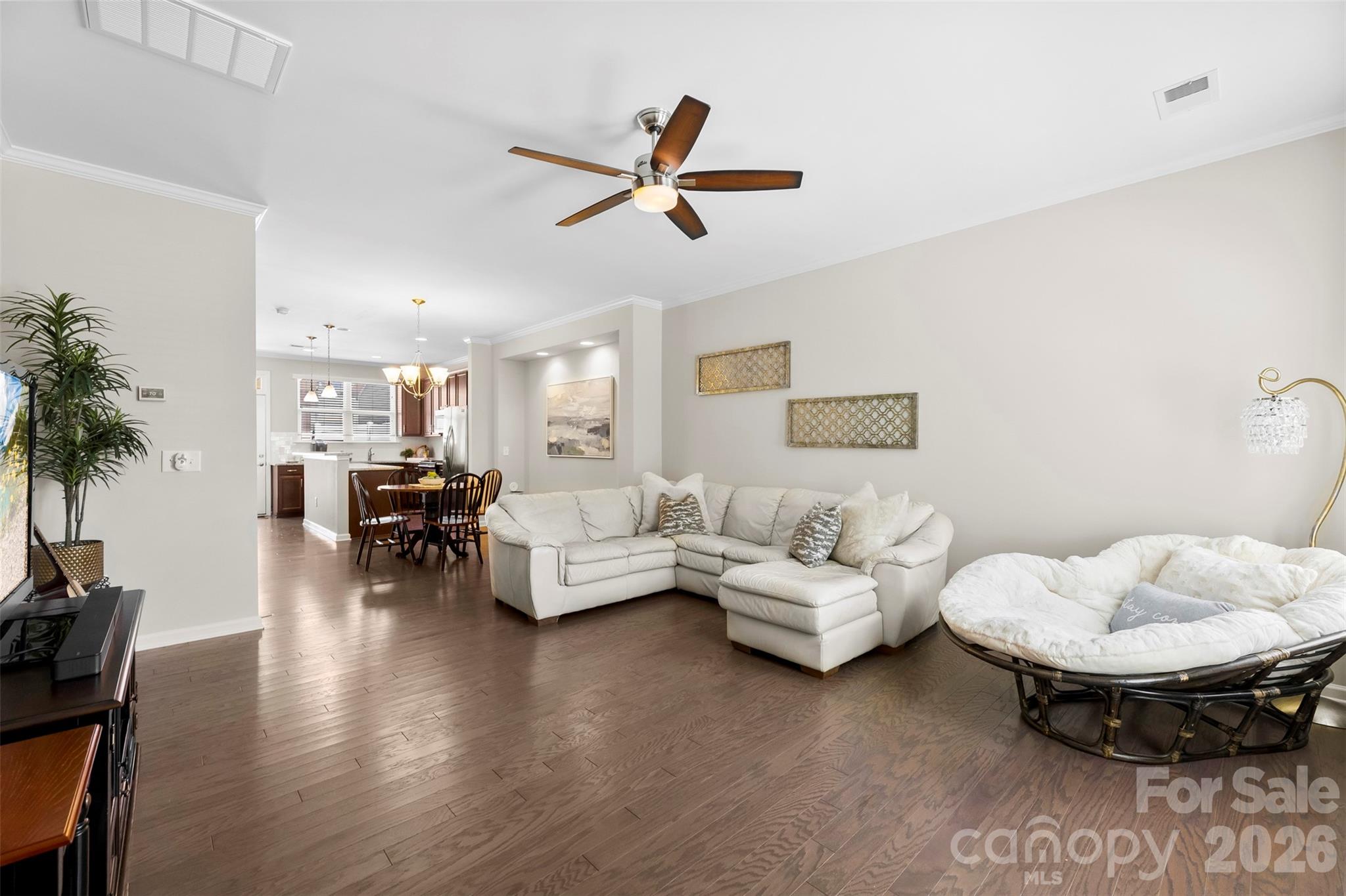 4317 Courtly Lane
