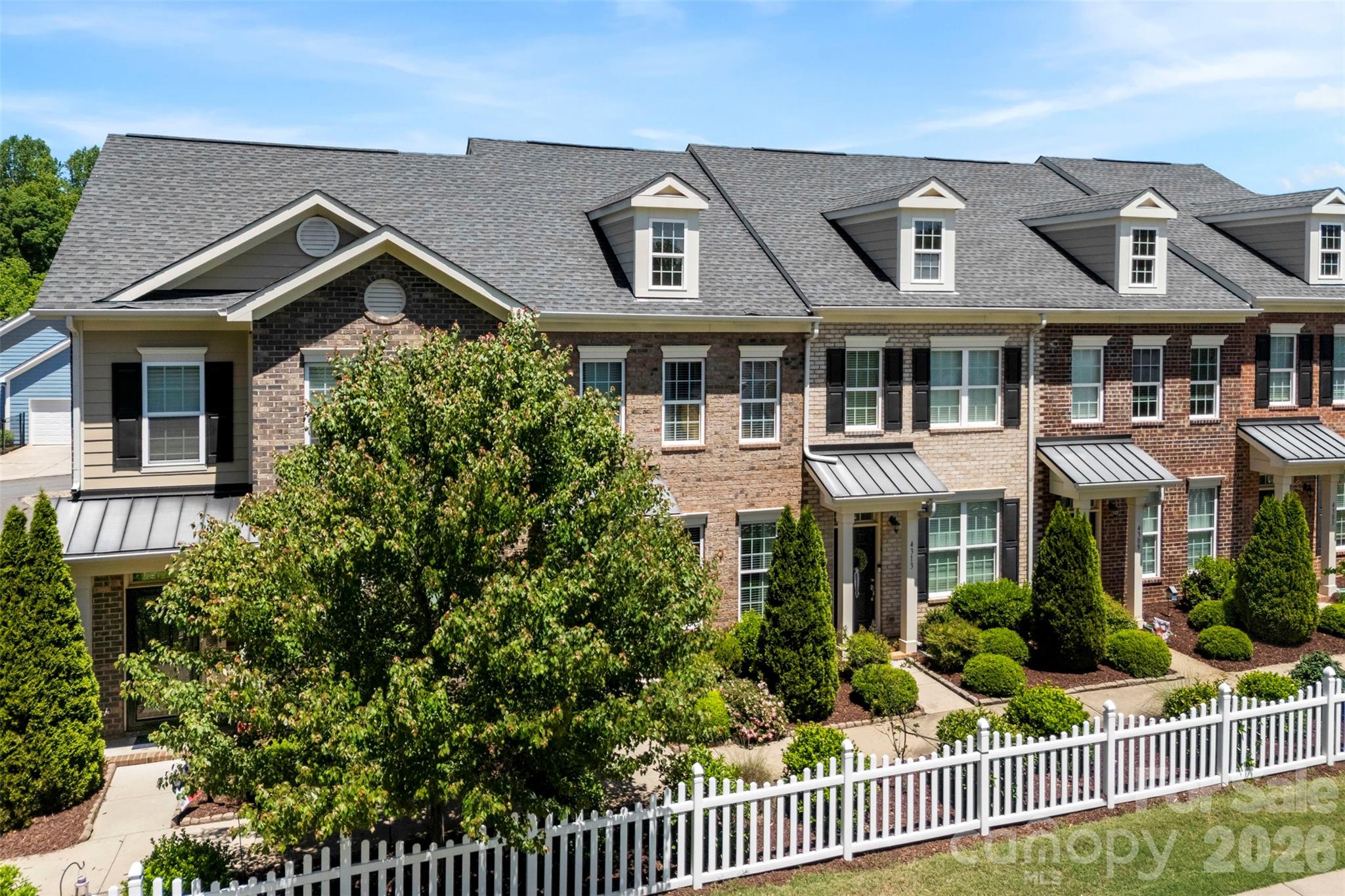 4317 Courtly Lane