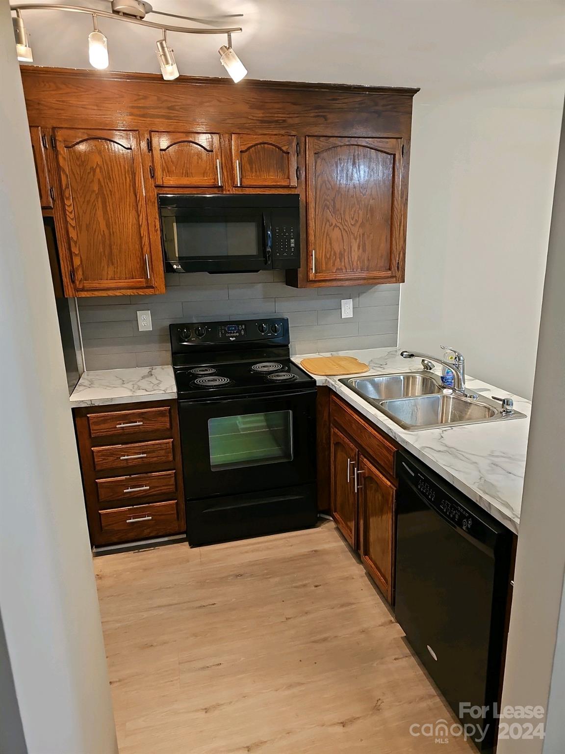 Willow Run - Residential Lease