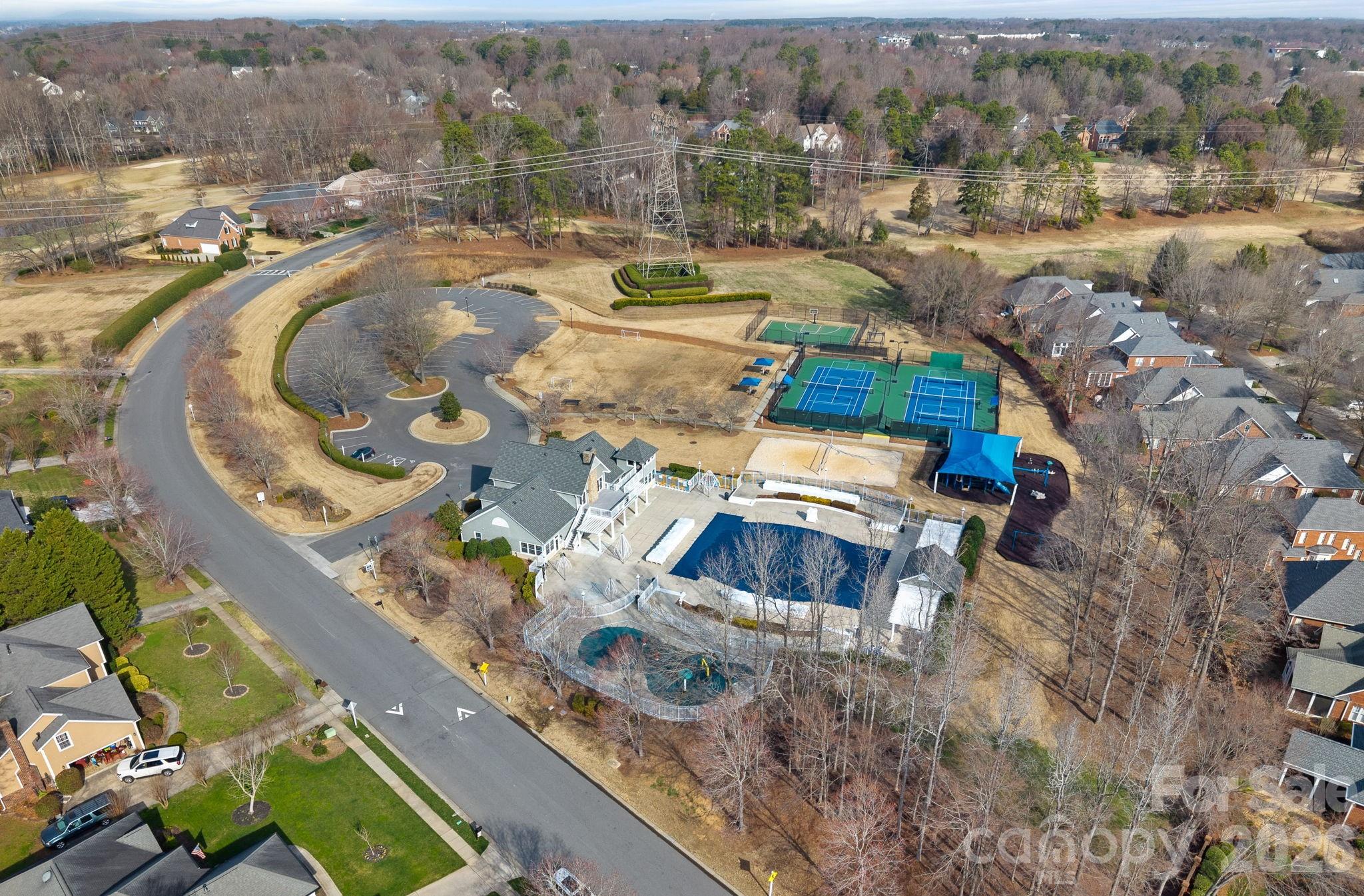 15816 Gathering Oaks Drive