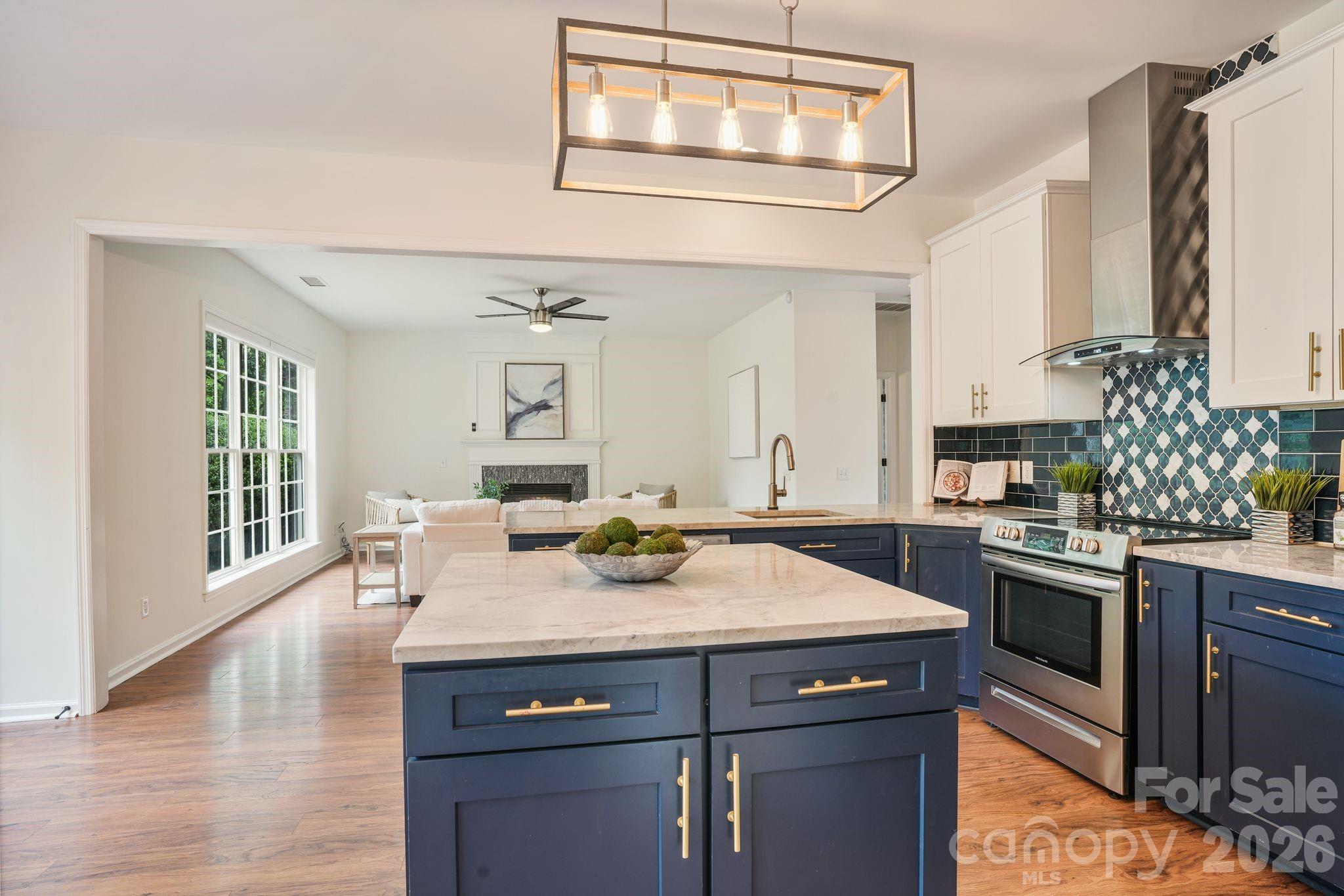 15816 Gathering Oaks Drive