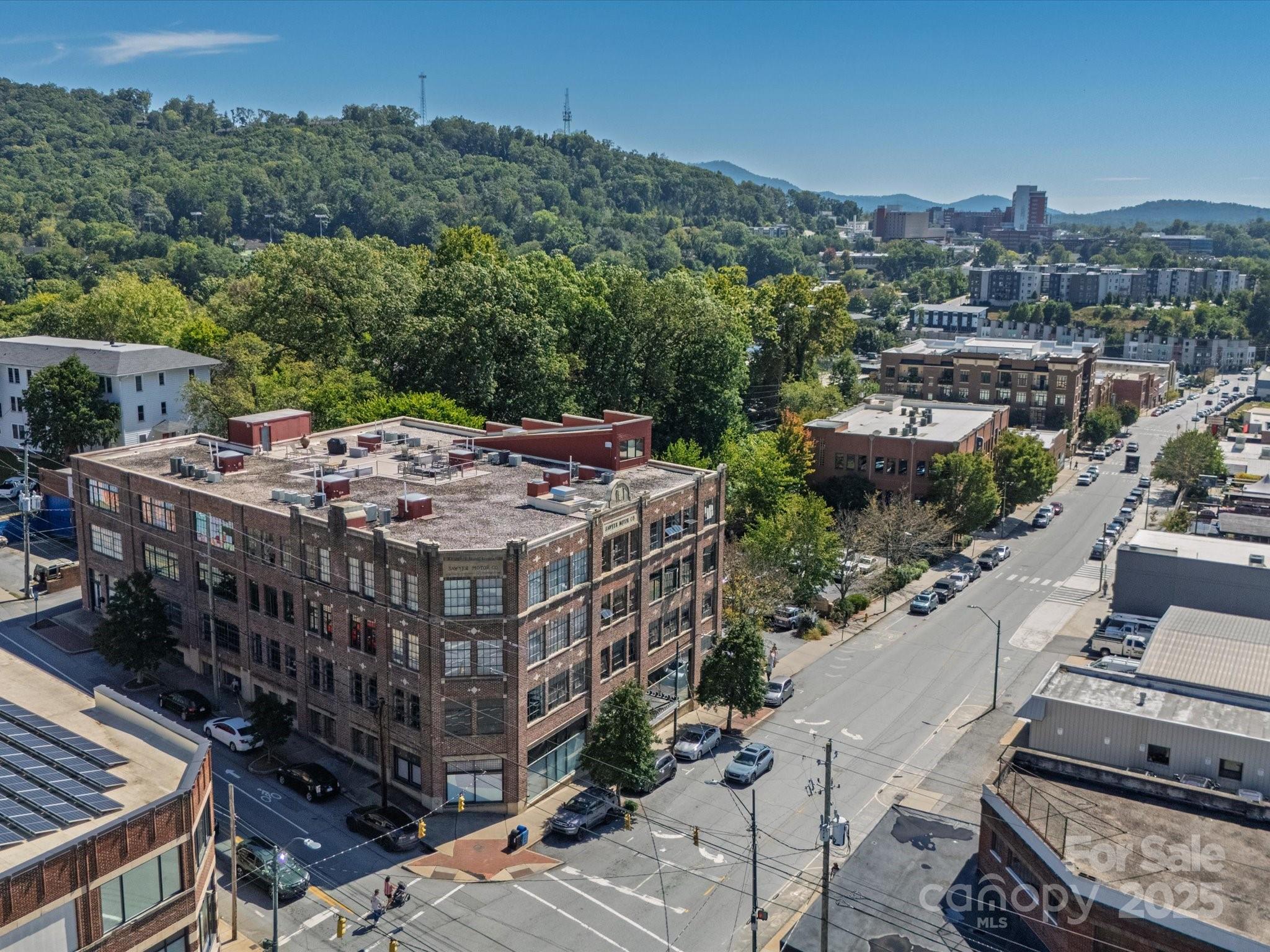 100 Coxe Avenue 306