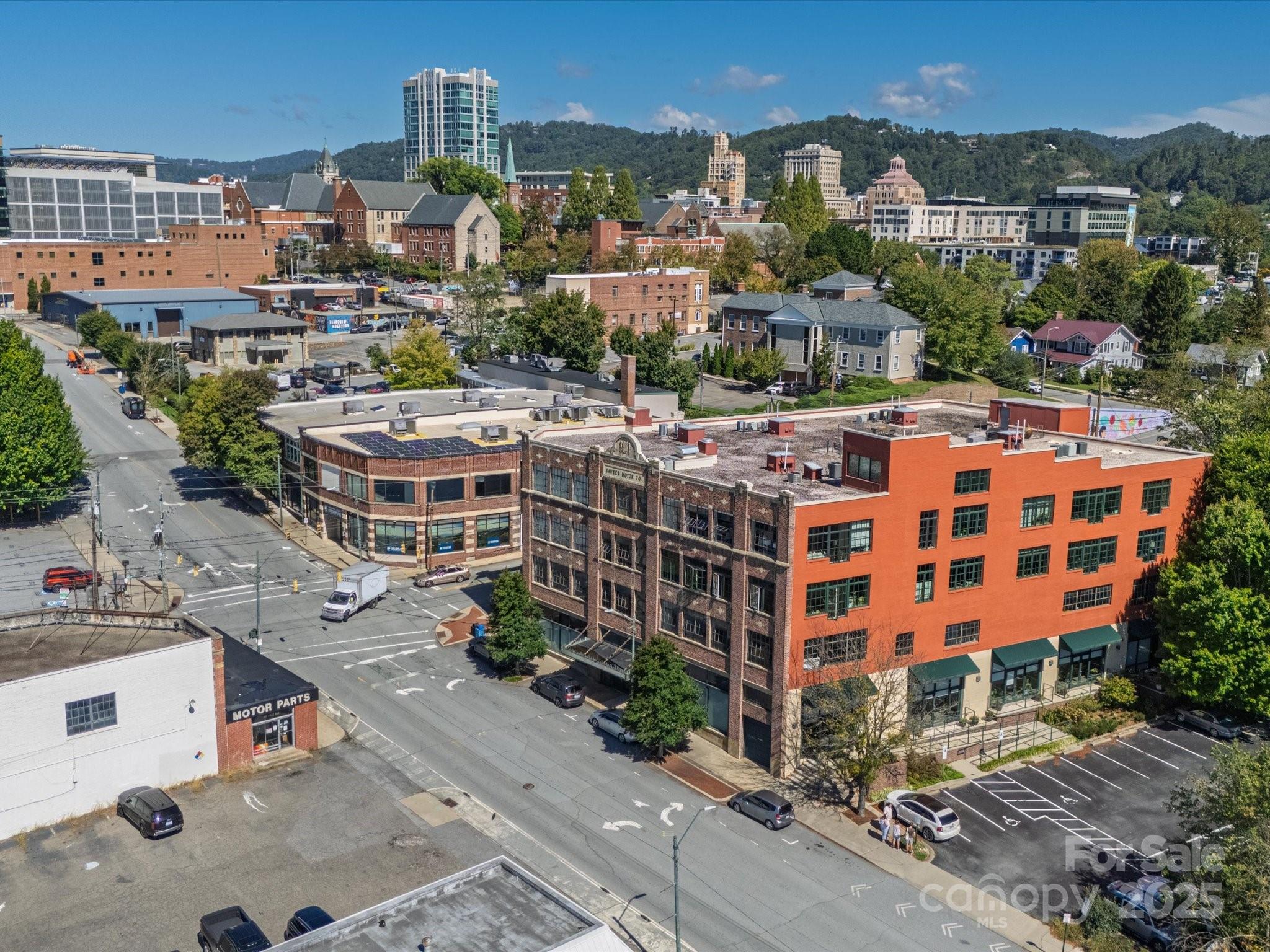 100 Coxe Avenue 306