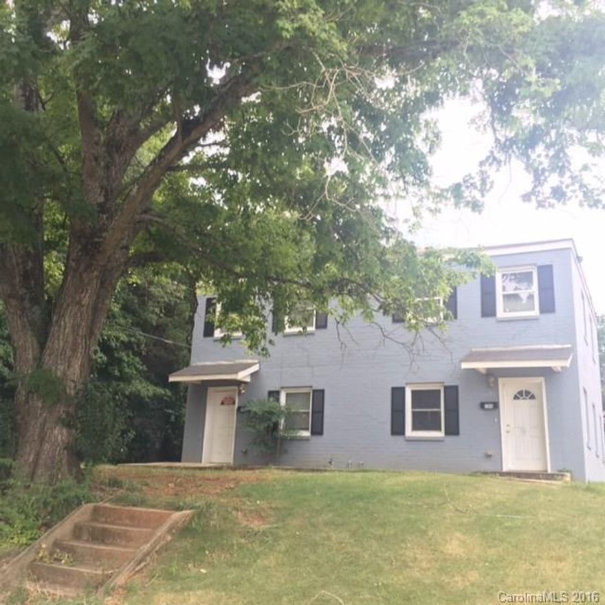 ~~GREAT INVESTOR OPPORTUNITY~~DUPLEX~~ Consists of 2 Units with 2 Bedrooms and 1 Bath~~
Home located near Winthrop University, Restaurants, Shopping & Hospital. Easy Access to I-77 and 485.
Buyer Agent and Buyer responsible for verifying all information.
