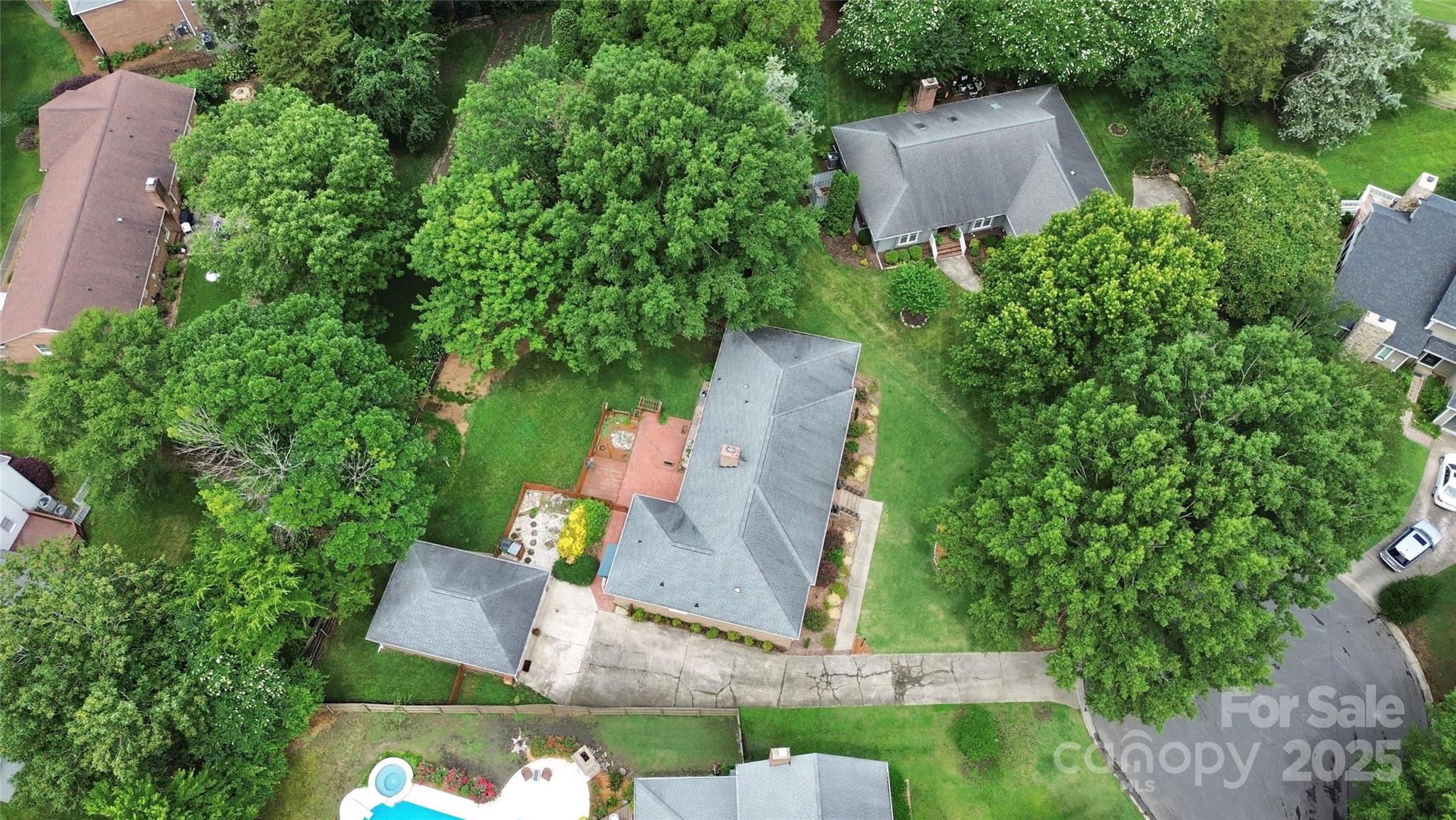 3304 Chilham Place