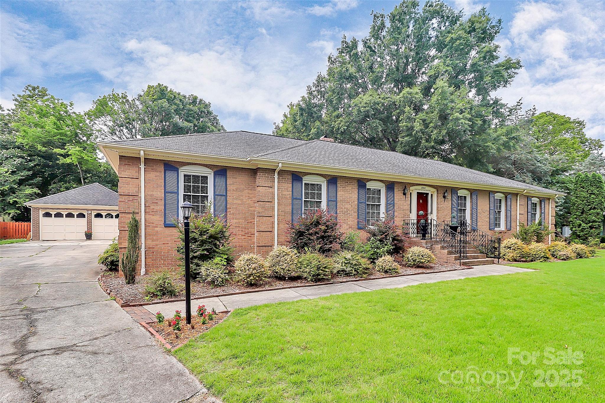 3304 Chilham Place