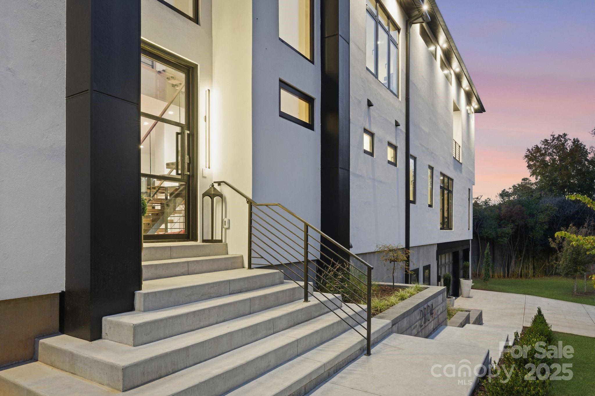 2804 Shenandoah Avenue