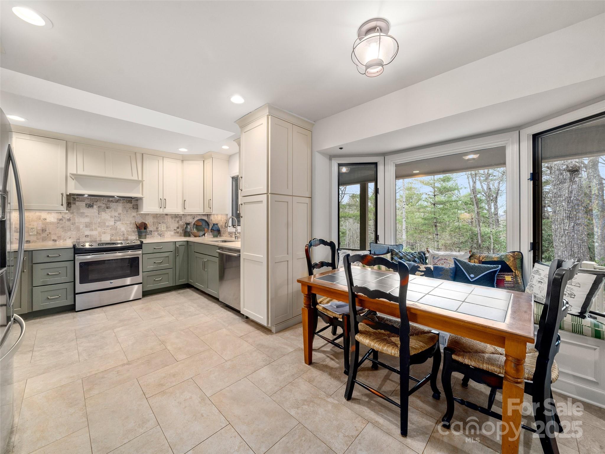 Thrashing Rock Estates - Residential