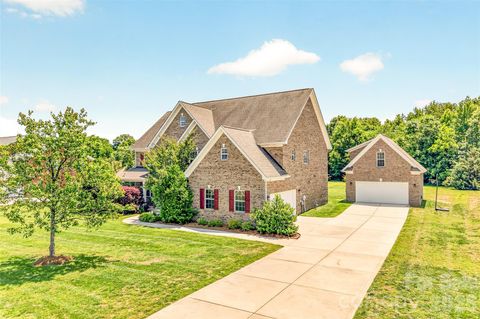 Photo of 1008 Spring Rose Lane, Matthews, NC 28104 (MLS # 4382906)