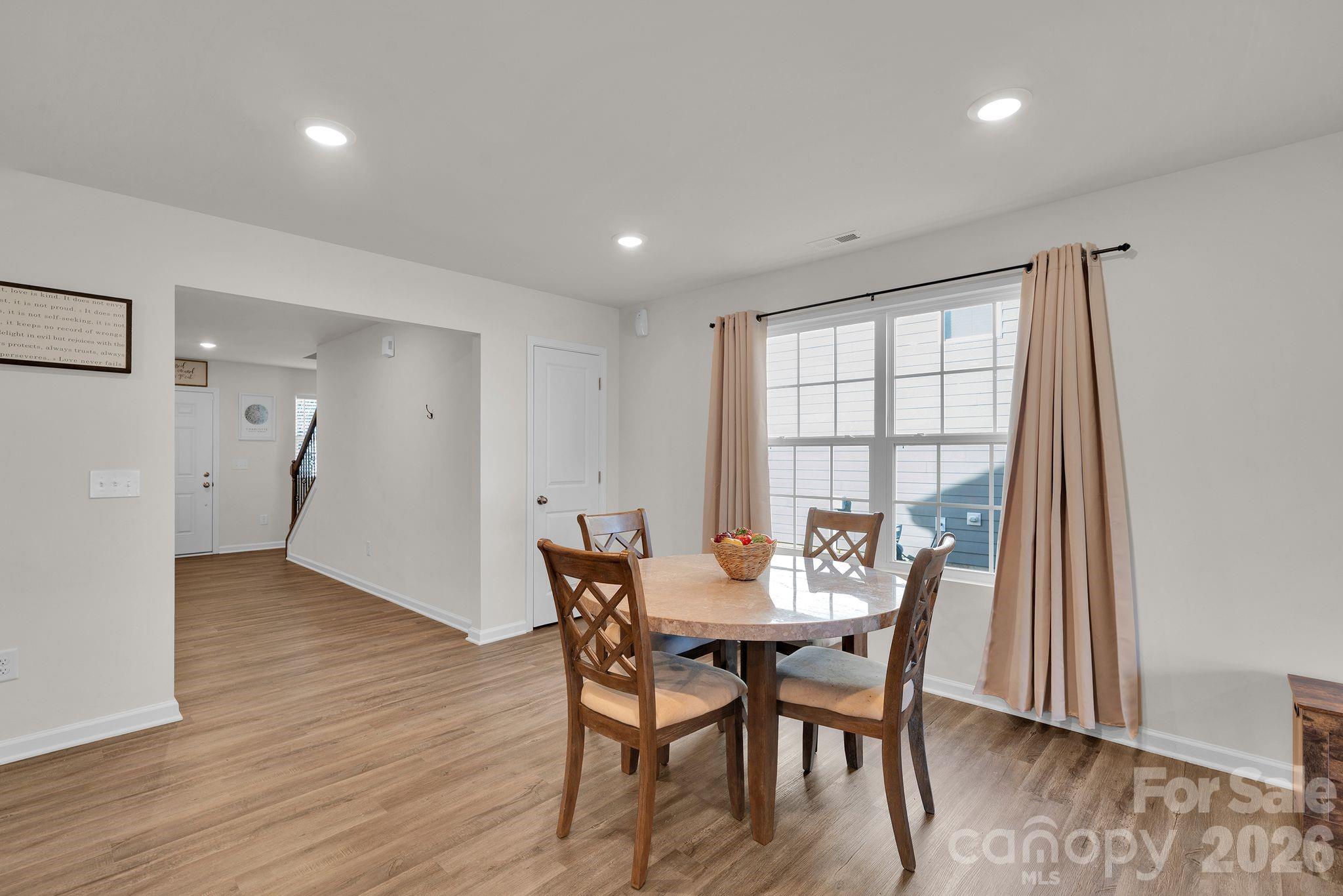 1212 Roundhill Court