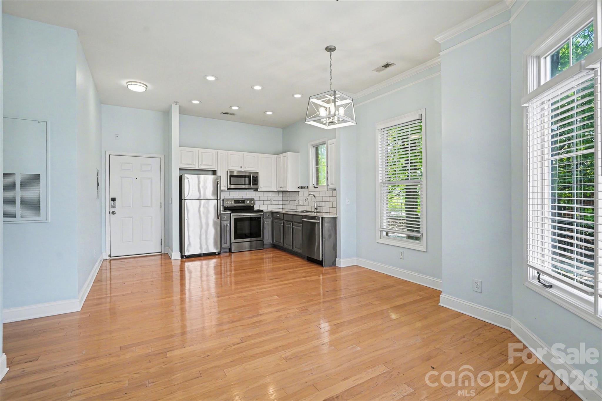 780 N Davidson Street 1208