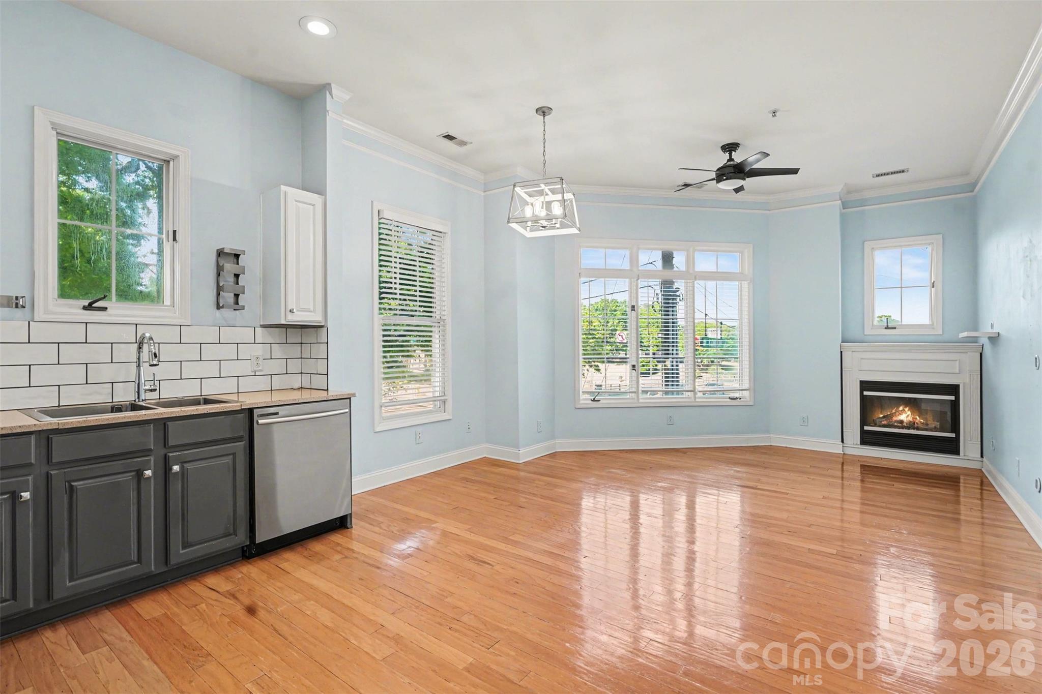 780 N Davidson Street 1208