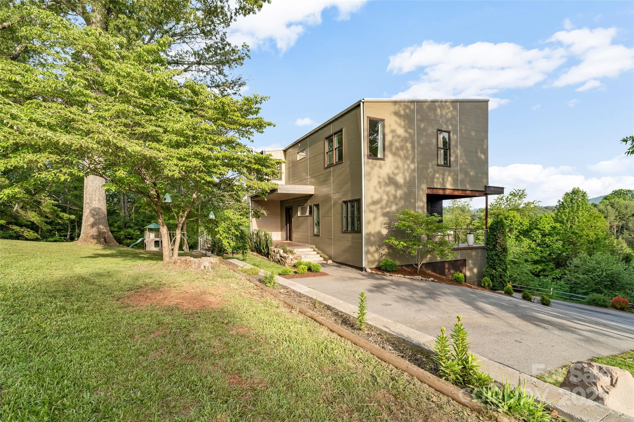 21, 13 Wild Pine Court