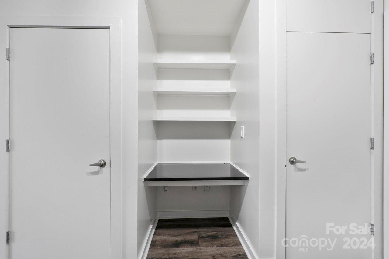 Court 6 - Residential