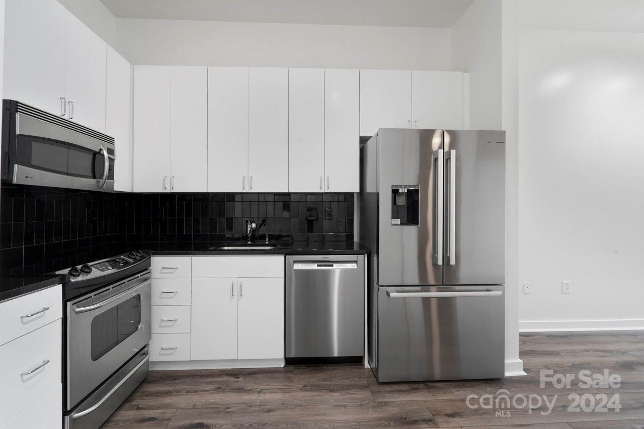 Court 6 - Residential