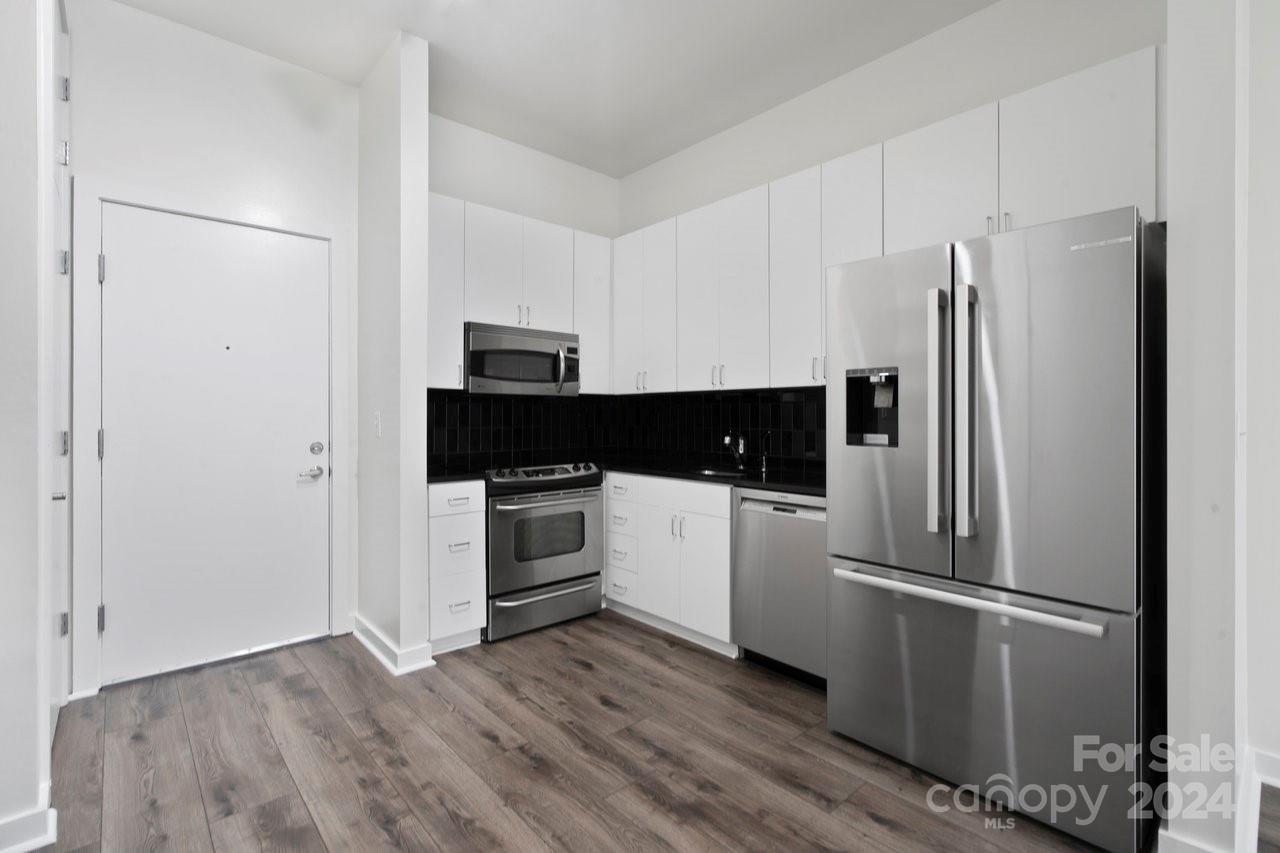 Court 6 - Residential