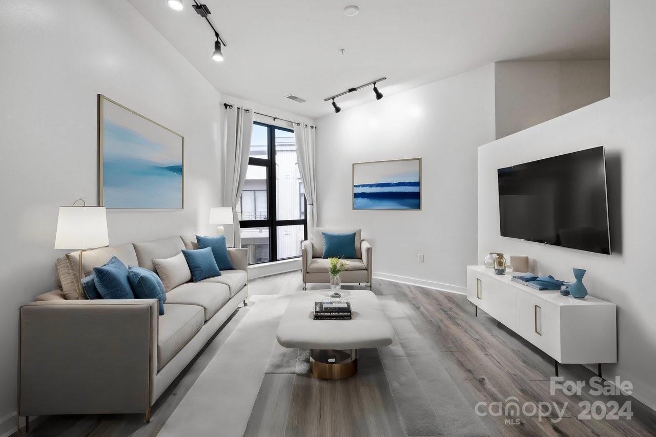 Court 6 - Residential