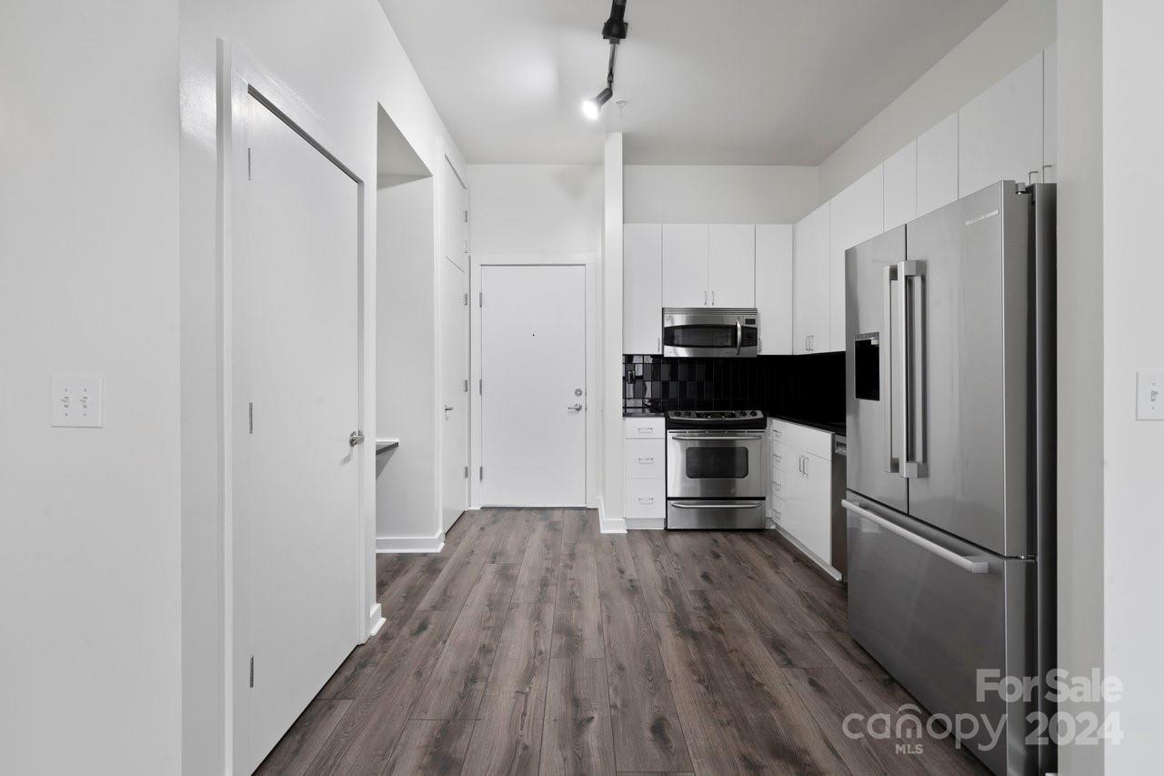 Court 6 - Residential