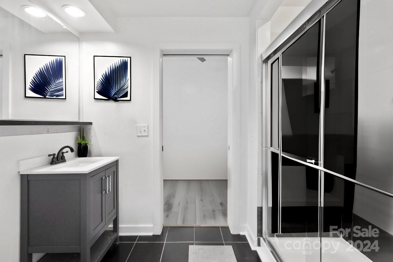 Court 6 - Residential