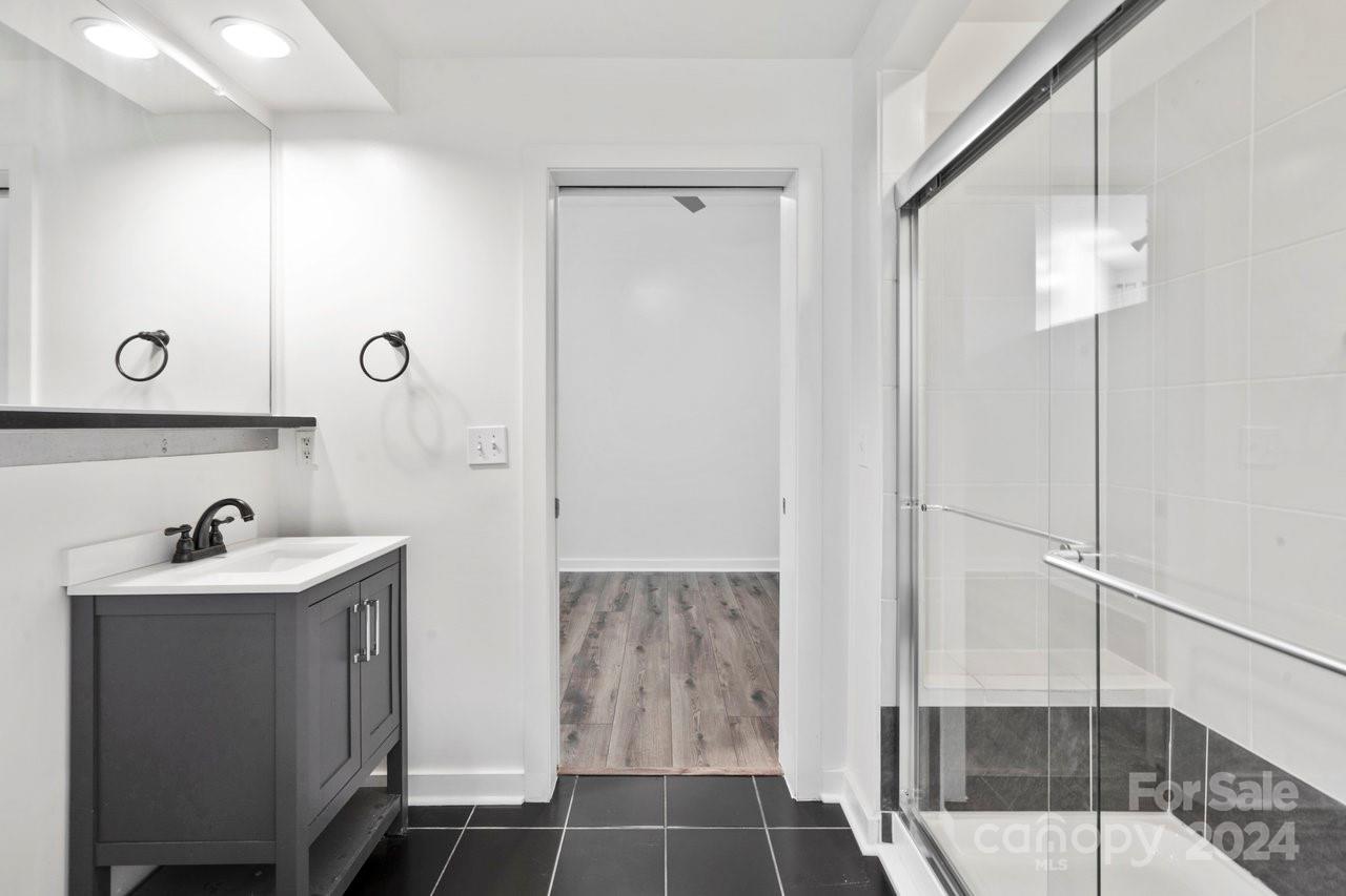 Court 6 - Residential