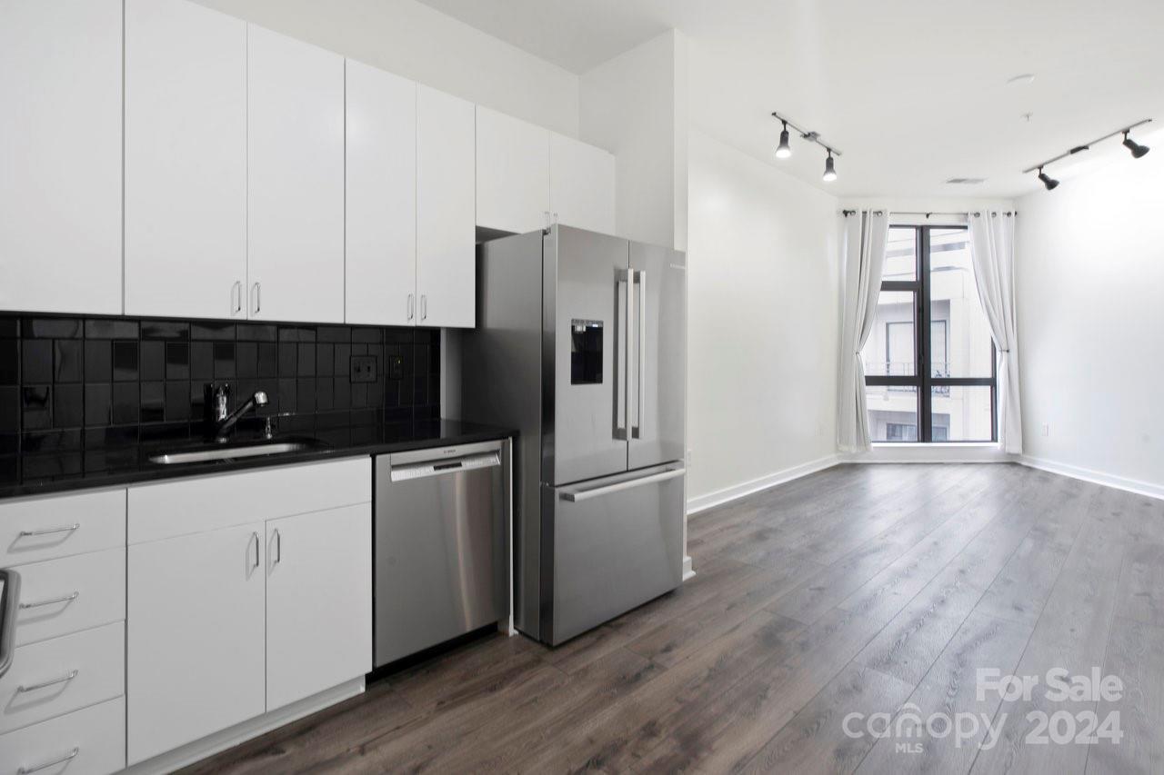 Court 6 - Residential