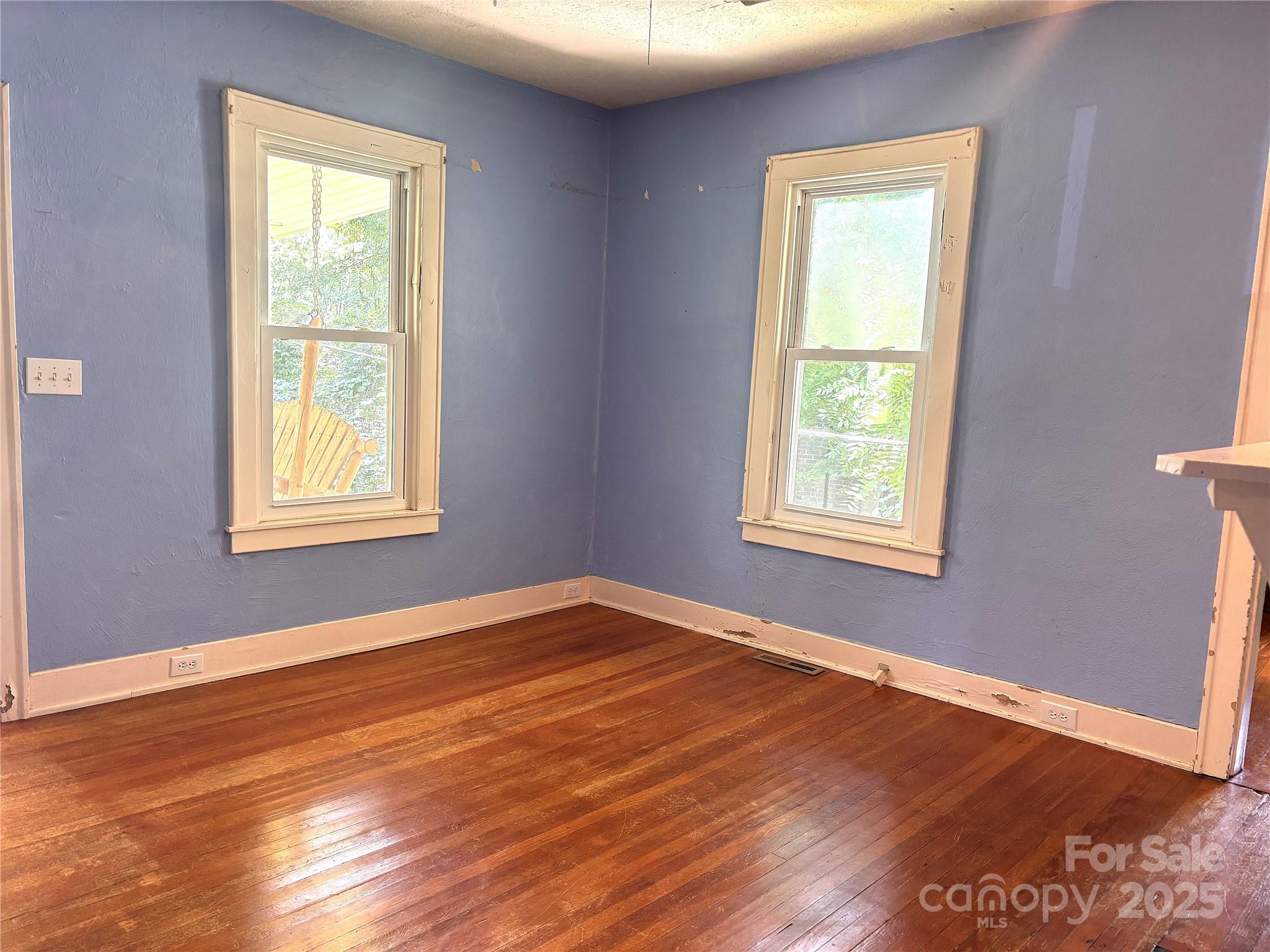 555 Oak Hill Court