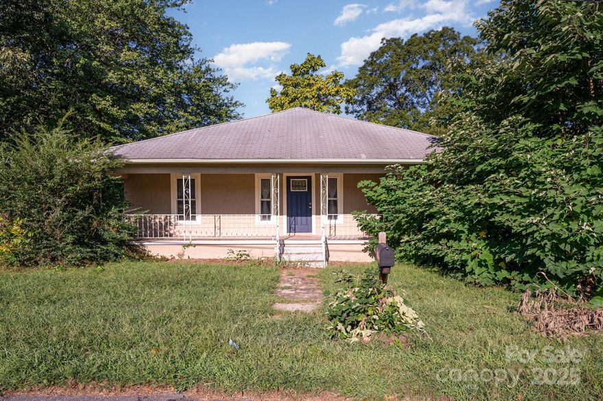 Investor Special! This 3-bedroom, 2-bath fixer-upper in the heart of Hickory, NC is full of potential and ready for your vision. Home needs TLC but offers a fantastic opportunity for sweat equity or a flip. Situated on a spacious lot in an established neighborhood, this property is just minutes from local schools, shopping, and major highways. Short sale in progress – priced to move quickly! Whether you're a seasoned investor or looking for your first project, this is a great opportunity to add value and build equity. Bring your contractor and imagination – sold as-is.