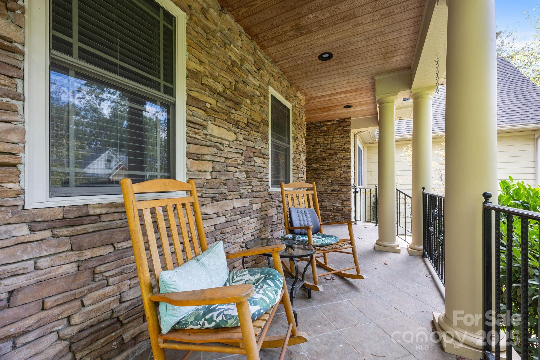 40 Mountain Shadows Drive