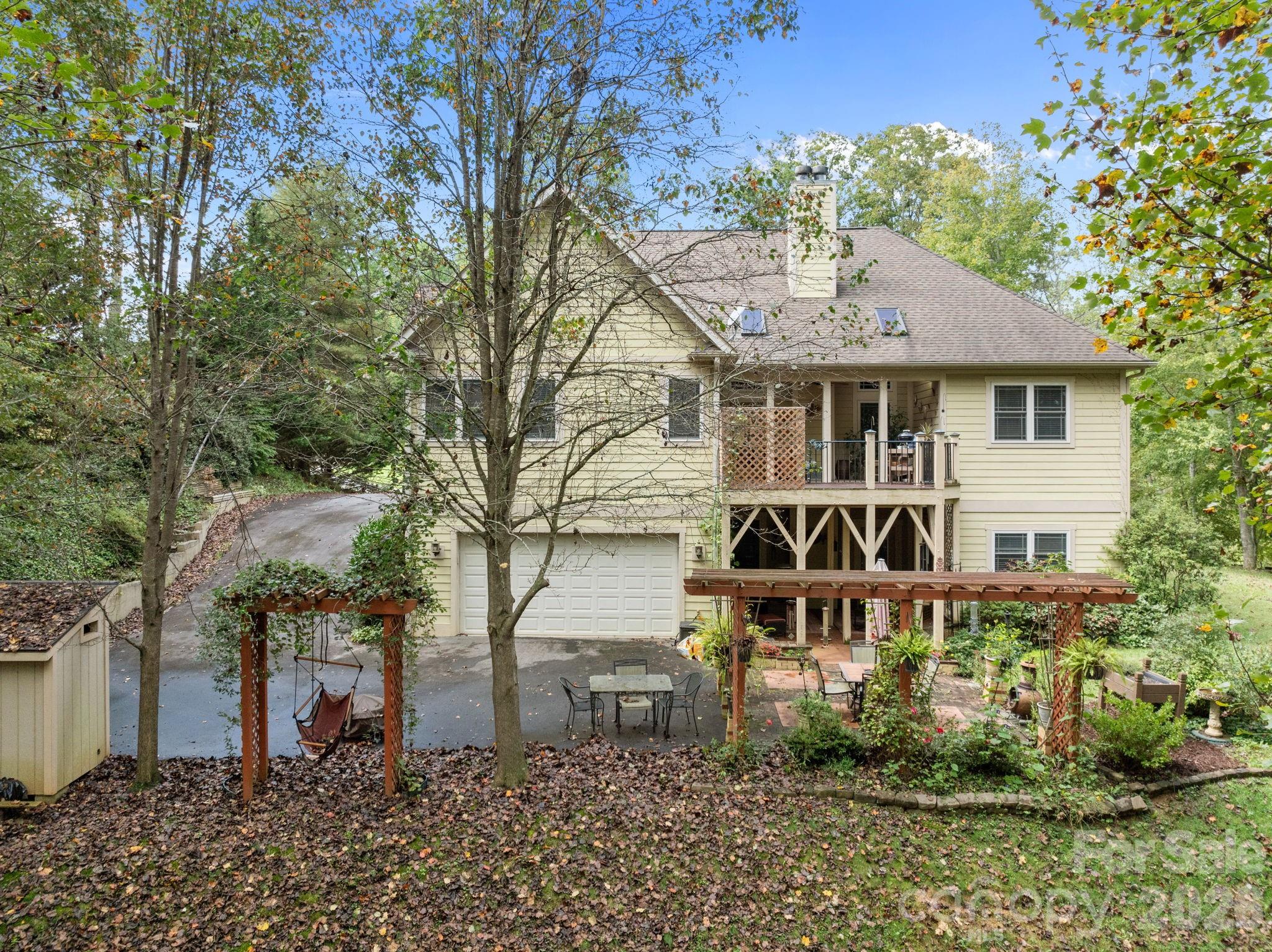 40 Mountain Shadows Drive