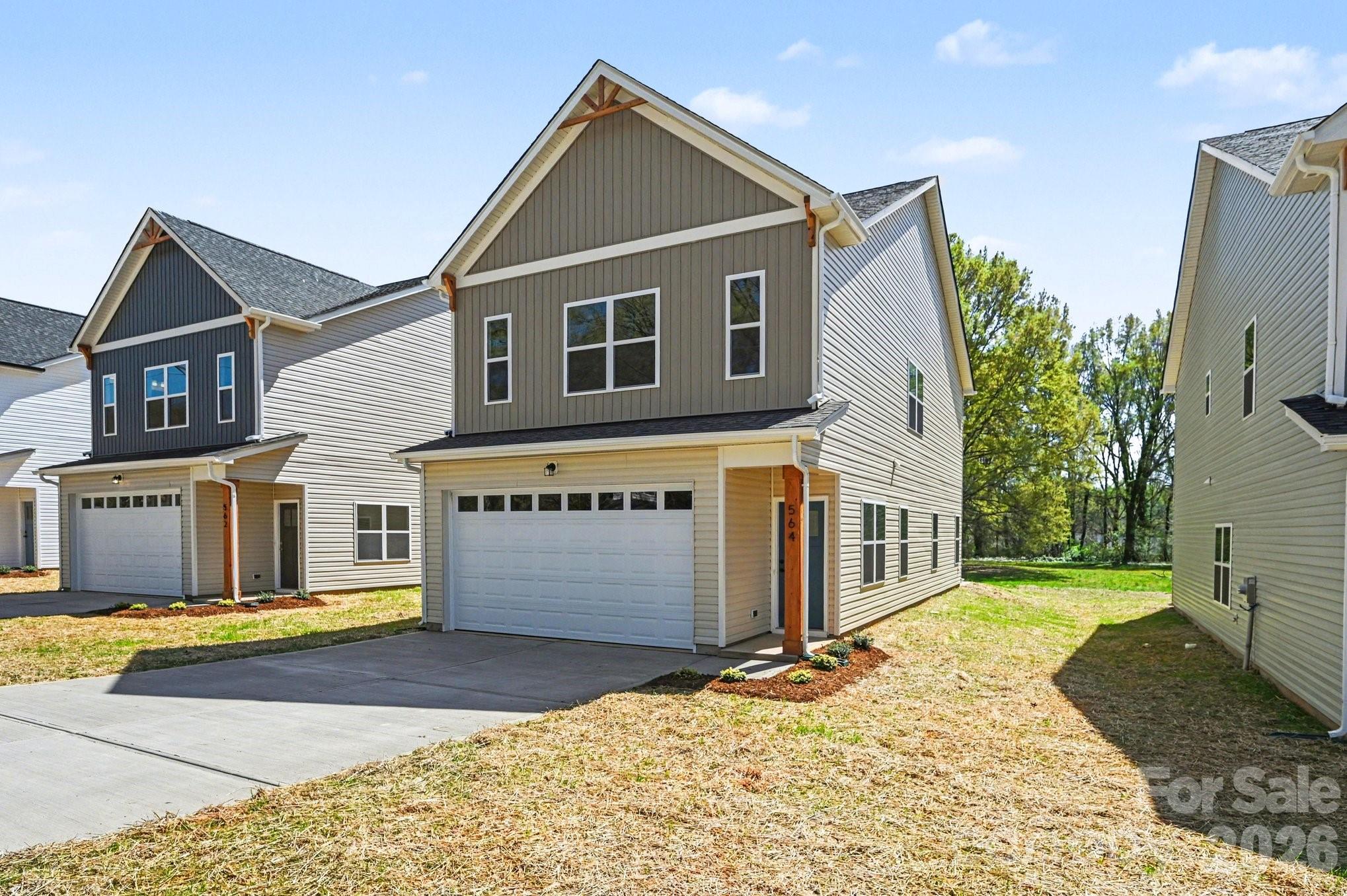 Photo 1 of 22 — 564 W Wilson Avenue, Mooresville, NC 28115