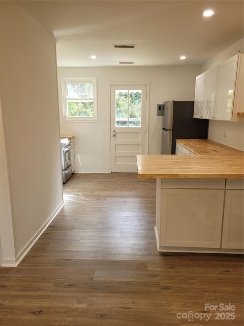 Photo of 502 Overlook Street, Greensboro, NC 27403 (MLS # 4311221)