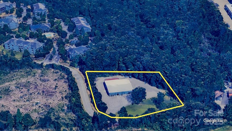 Investment Opportunity of a fully leased Warehouse building through 6/1/2033 with 3% escalations annually.  6.2% CAP Rate.  10,000/sf building and 2.23/ac of land is now for sale.  Great NNN income producing property with a great tenant.  Property is close to I-26, Airport Rd and tons of Retail and Restaurants.