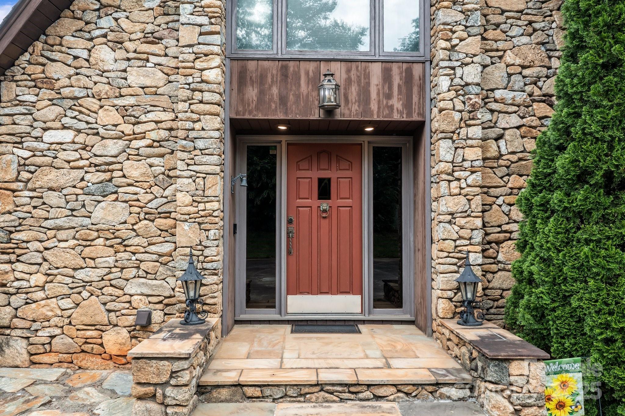 1515 Heatherloch Drive