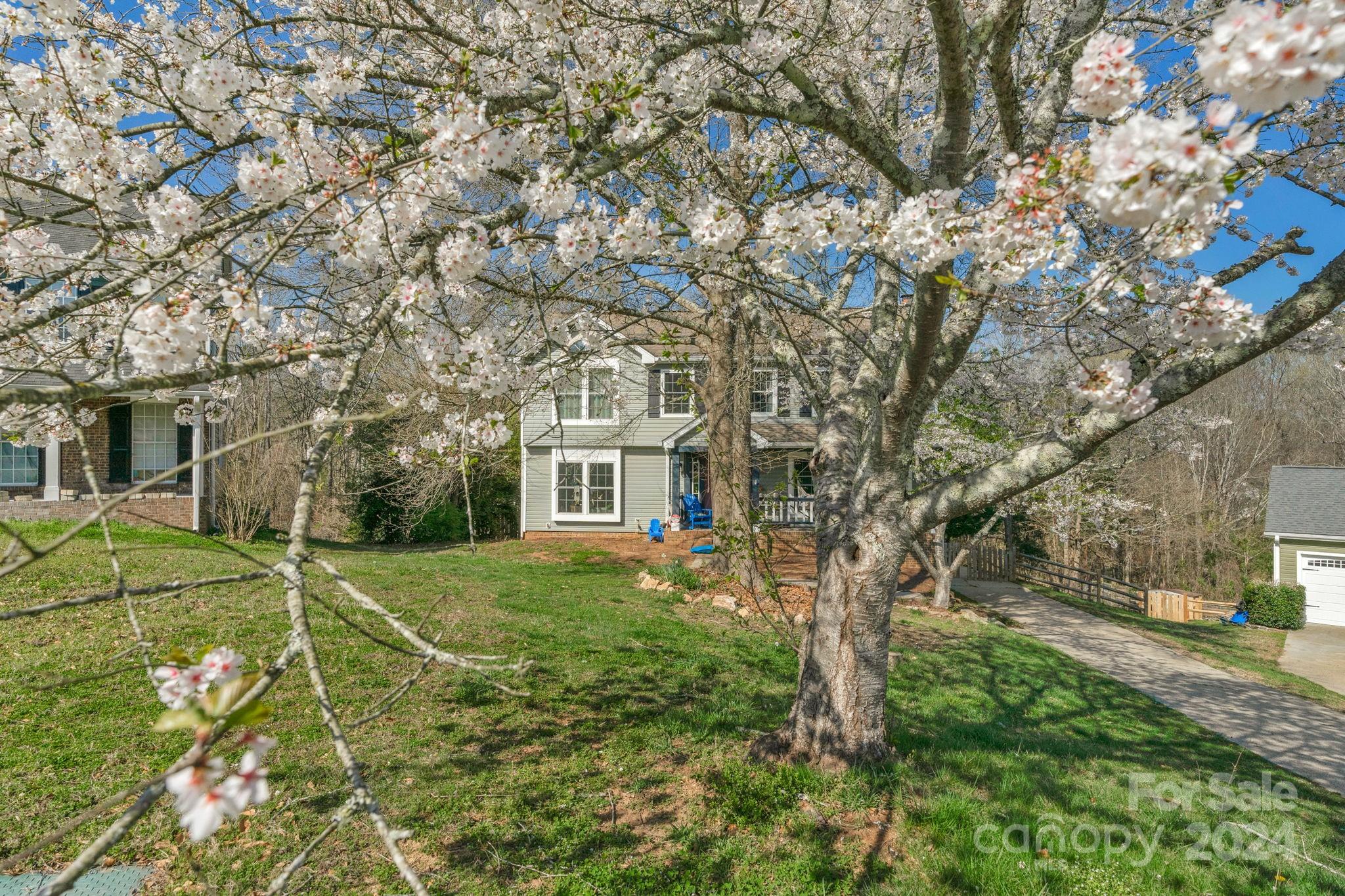 Woodside Falls - Residential