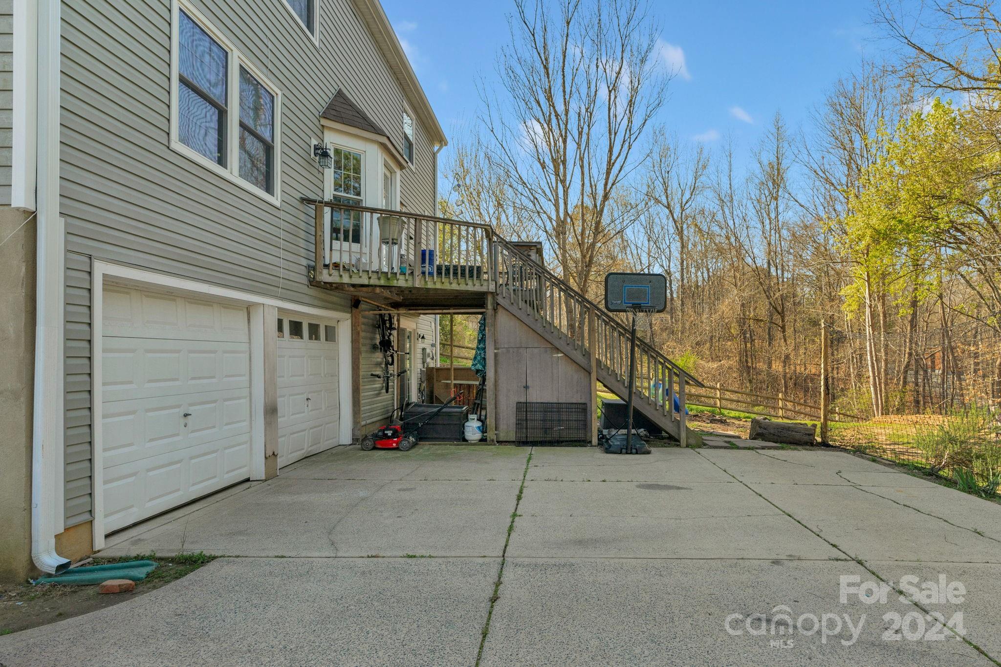 Woodside Falls - Residential