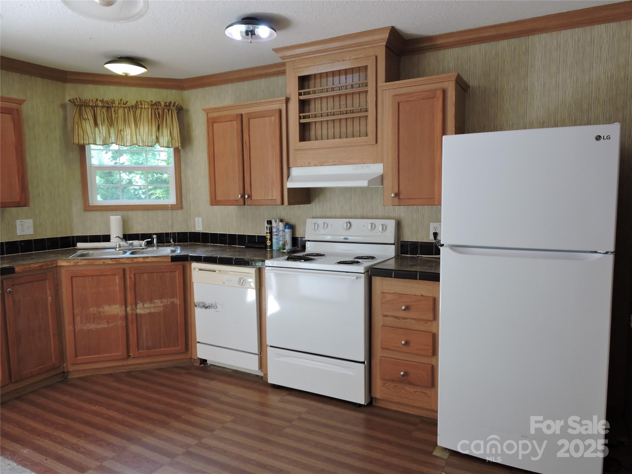 Columbus, North Carolina 28722, United States, 3 Bedrooms Bedrooms, ,2 BathroomsBathrooms,Residential,Under Contract,200407