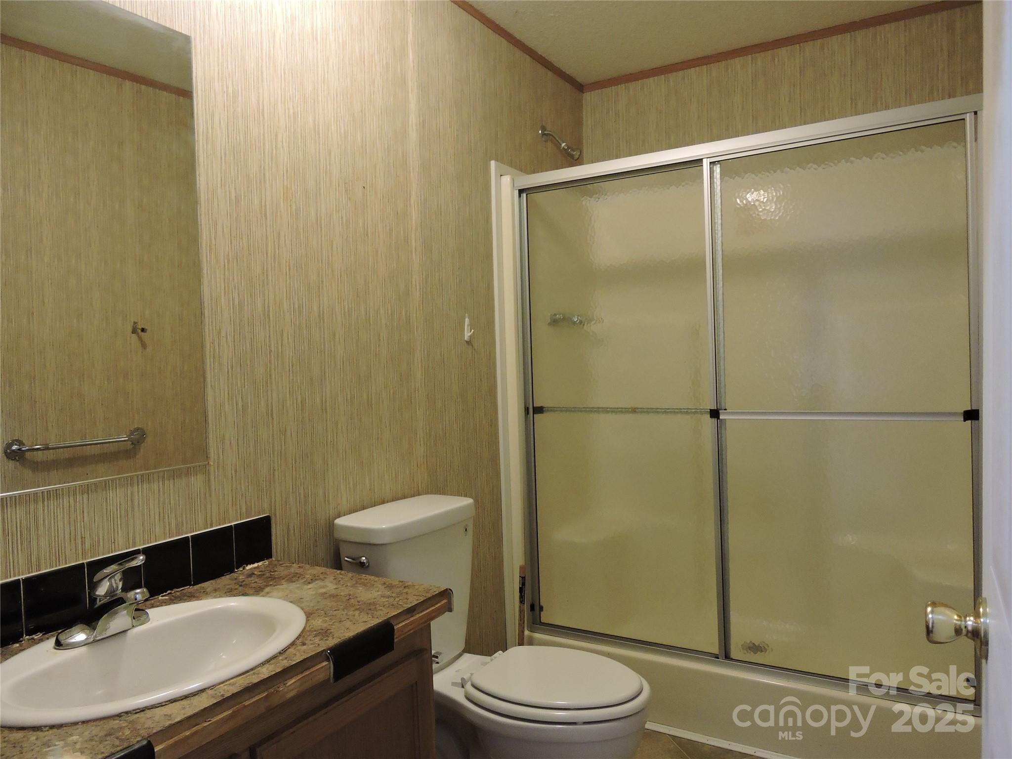 Columbus, North Carolina 28722, United States, 3 Bedrooms Bedrooms, ,2 BathroomsBathrooms,Residential,Under Contract,200407