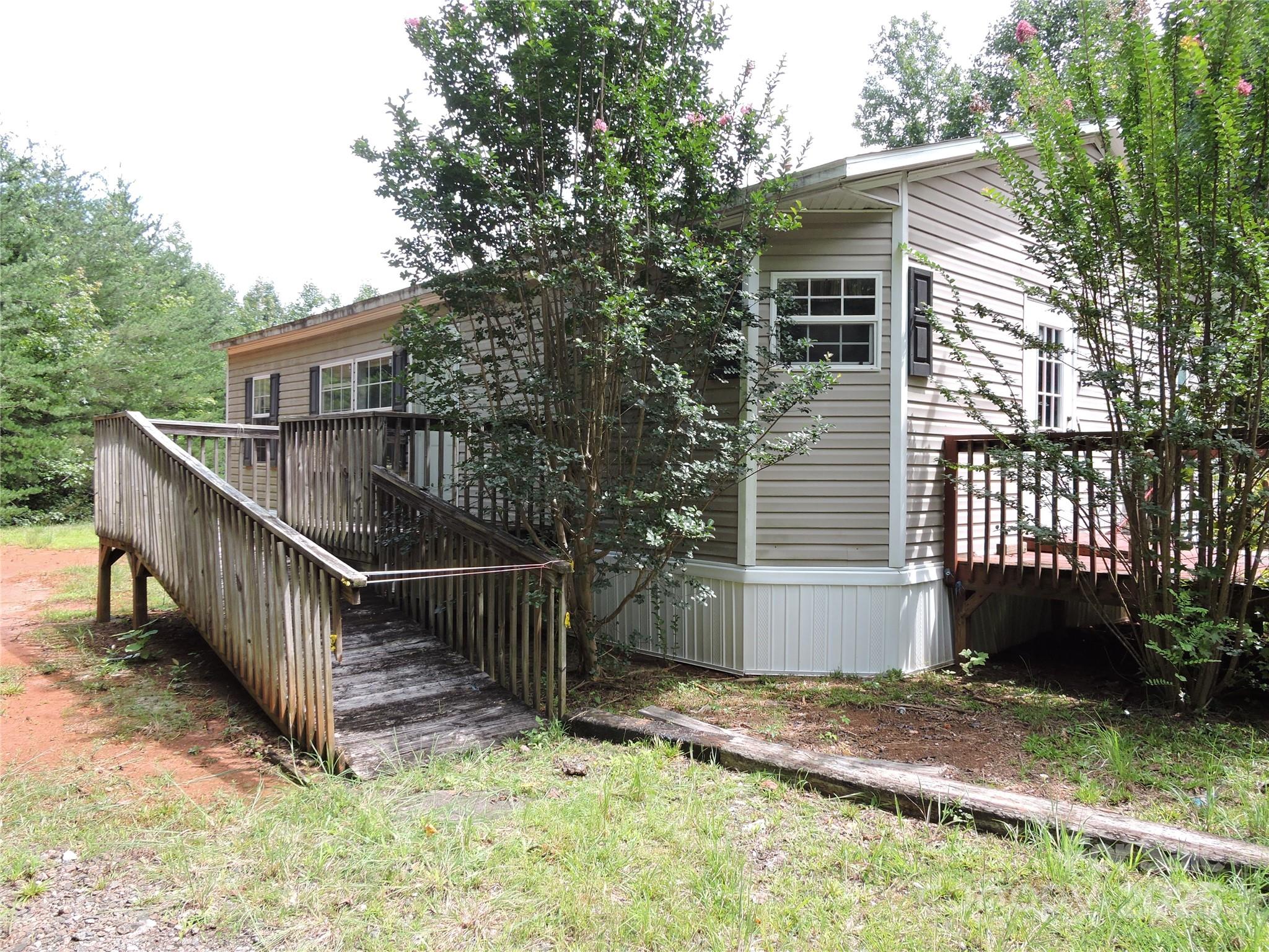 Columbus, North Carolina 28722, United States, 3 Bedrooms Bedrooms, ,2 BathroomsBathrooms,Residential,Under Contract,200407