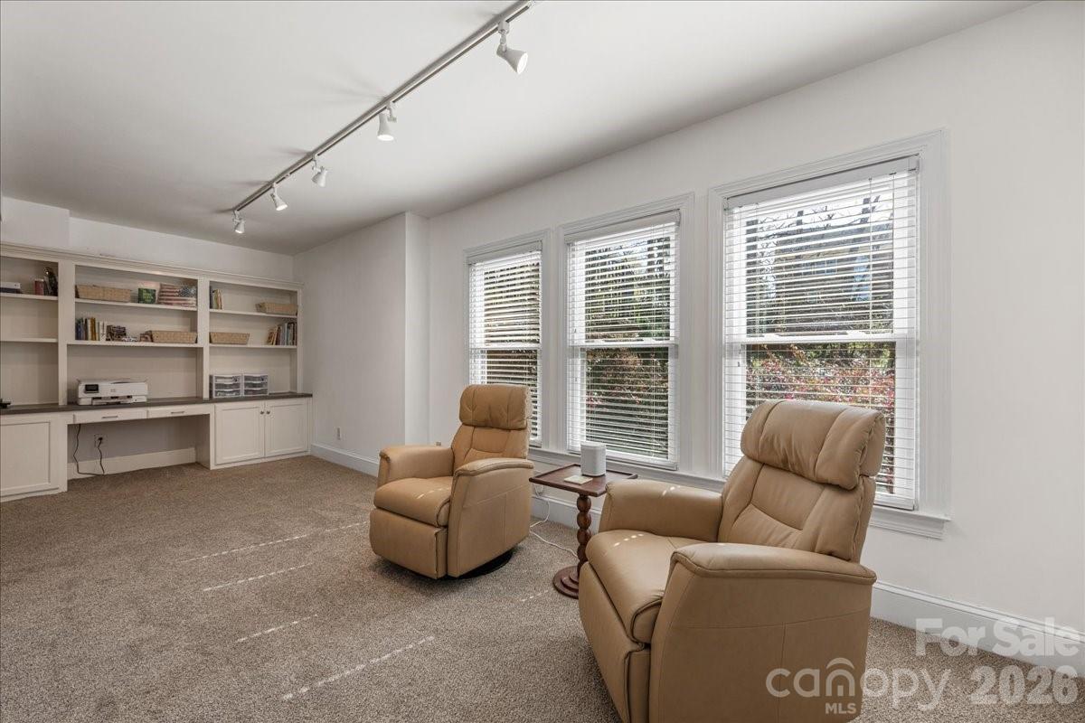 Ivy Hall - Residential