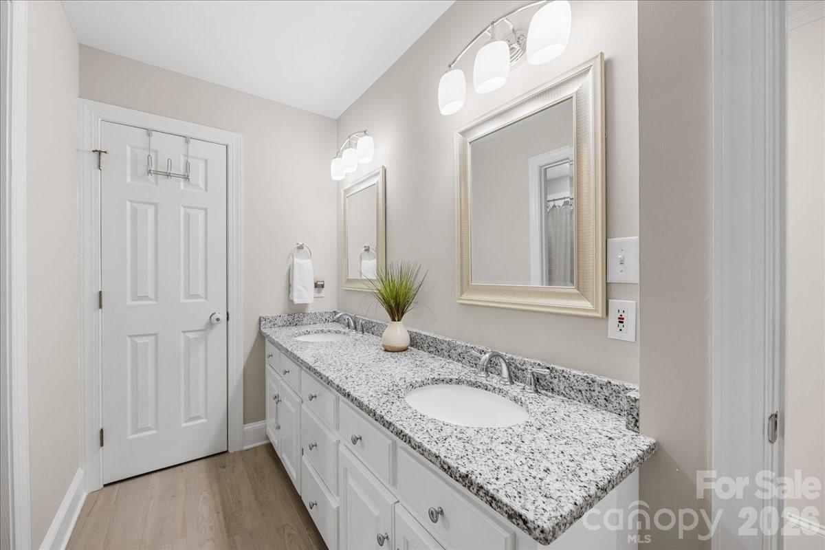 Ivy Hall - Residential