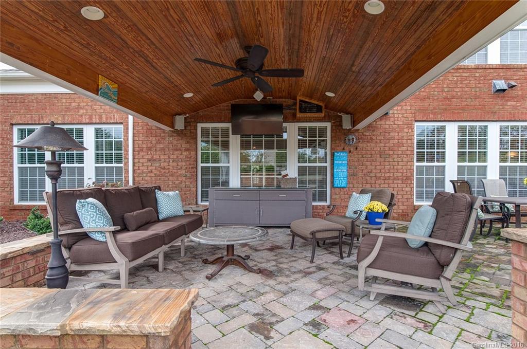 The Chimneys of Marvin - Residential