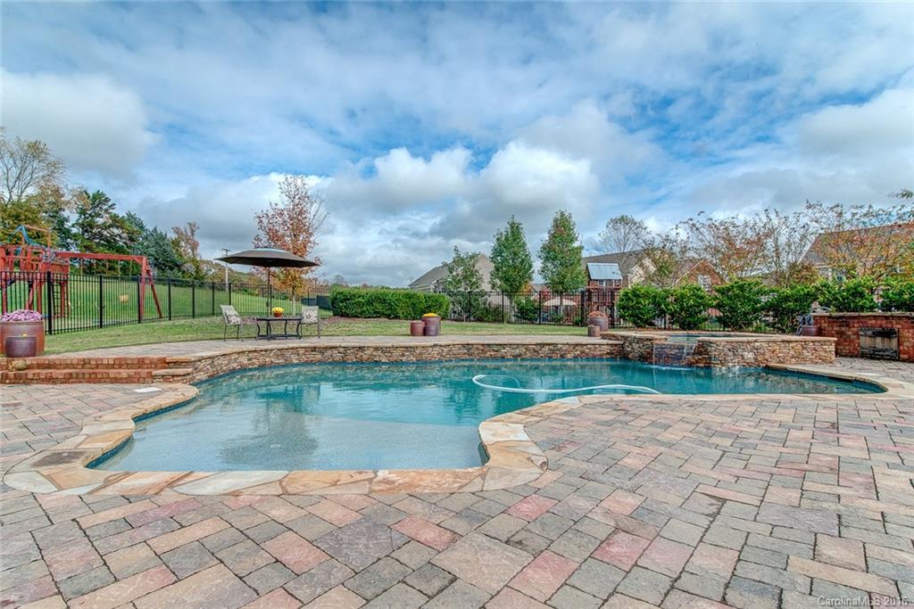 The Chimneys of Marvin - Residential