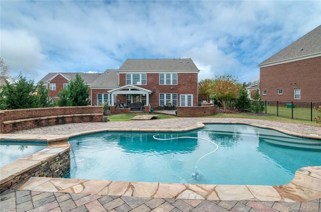 The Chimneys of Marvin - Residential