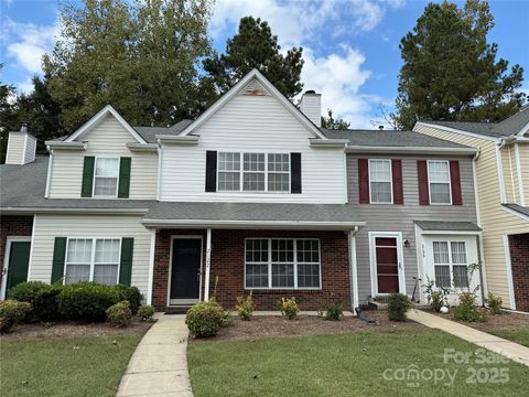 2122 Preakness Court Charlotte NC 28273